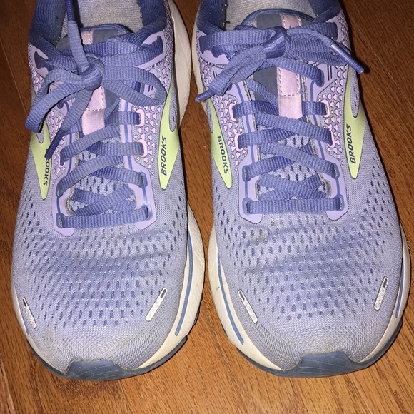 Brooks tennis shoes - Picture 9 of 11